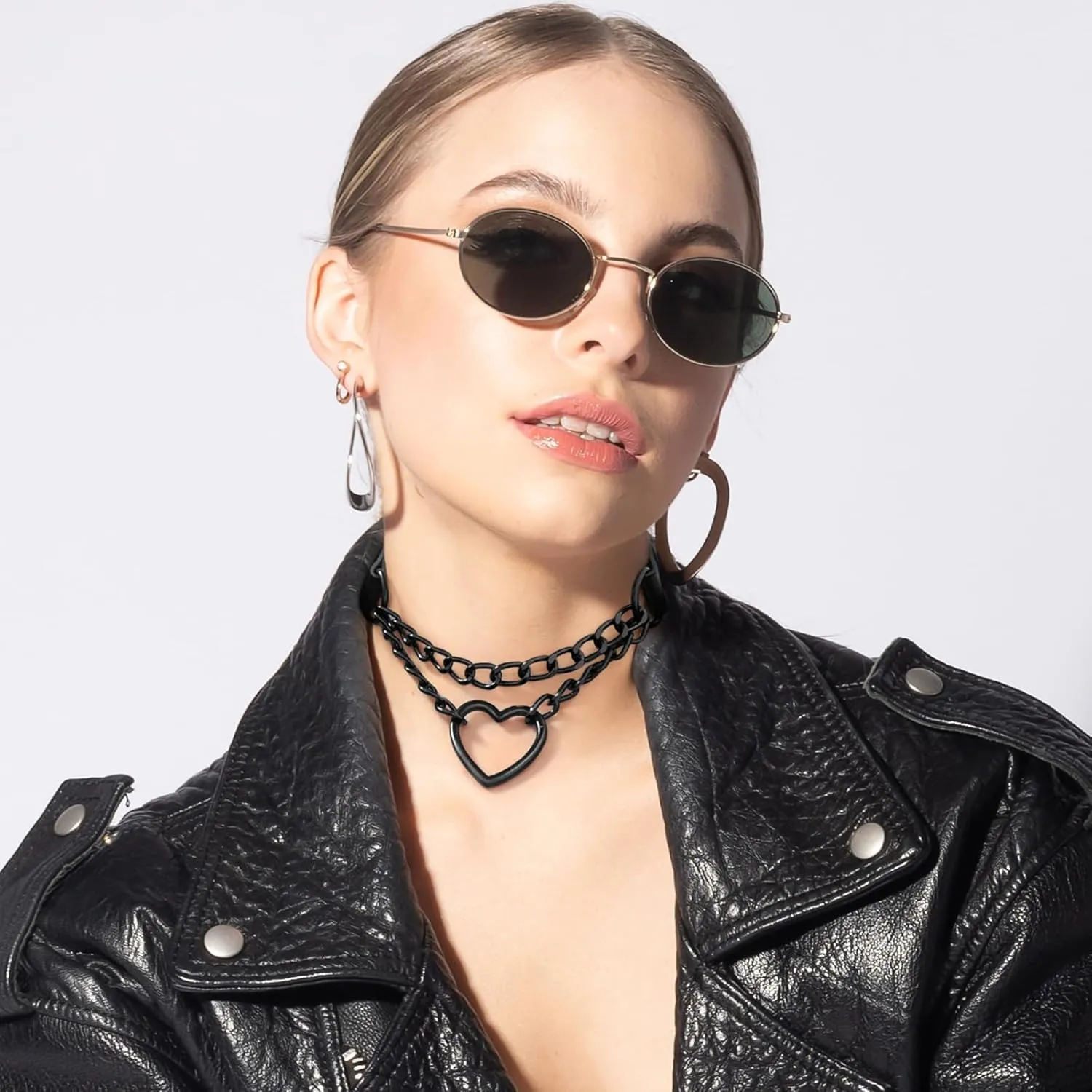 2PCS Black Choker Necklace for Women Leather Chokers Collar and Leash Set Goth Sexy Chokers for Women Heart Chain Choker Necklaces Jewelry Gift for Halloween Gothic Outfits Cosplay