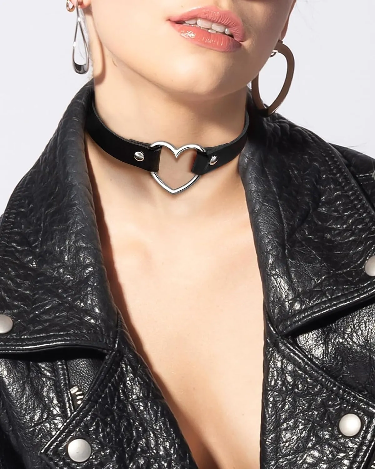 2PCS Black Choker Necklace for Women Leather Chokers Collar and Leash Set Goth Sexy Chokers for Women Heart Chain Choker Necklaces Jewelry Gift for Halloween Gothic Outfits Cosplay