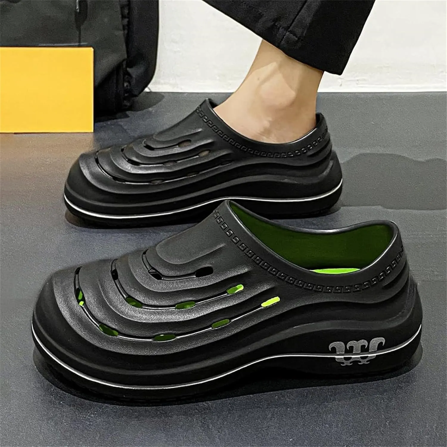 Armadillo Clogs for Women Arch Support Orthopedic Sandals Breathable Hollow Out Platform Sandal Non-Slip Work Shoes Oil Resistant Chef Shoe Comfy Nursing Shoe Outdoor Beach Slippers