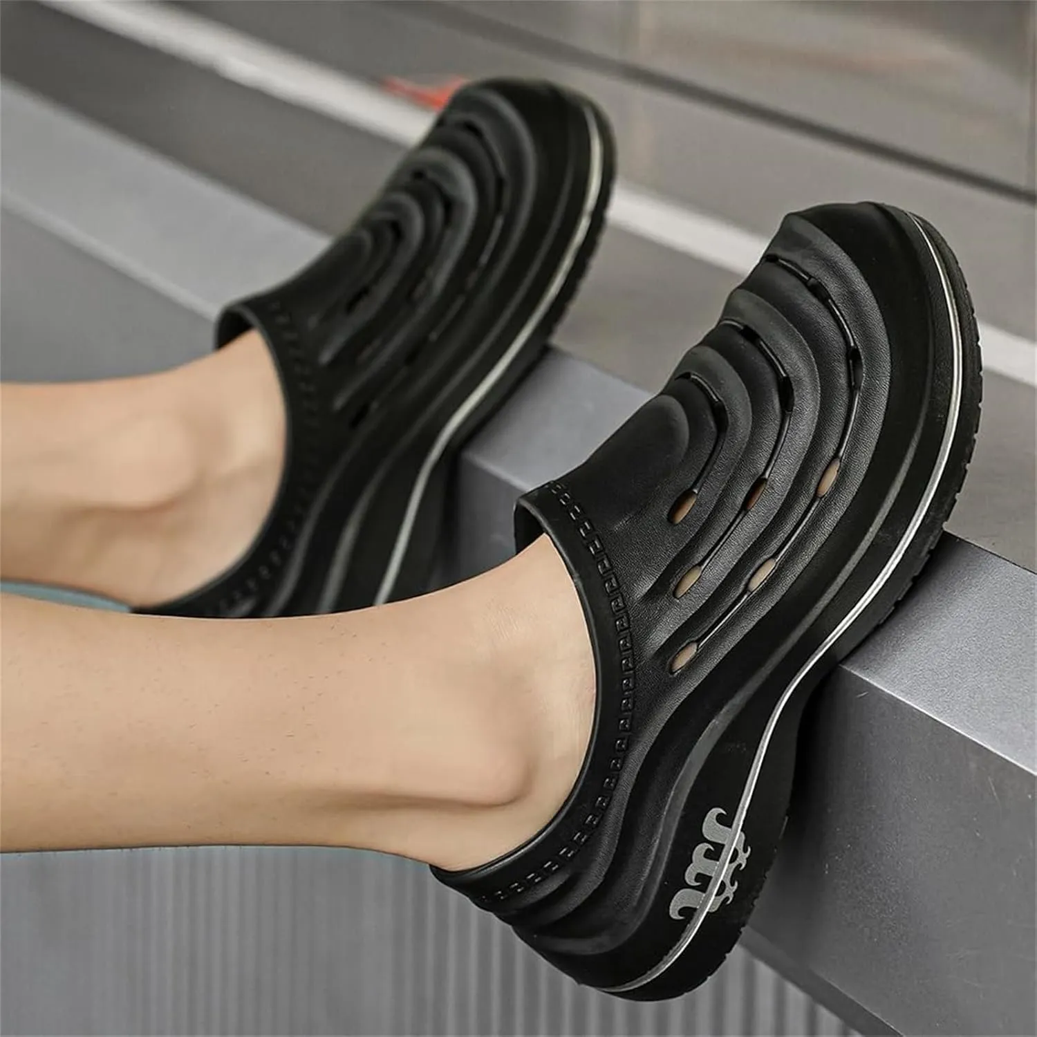 Armadillo Clogs for Women Arch Support Orthopedic Sandals Breathable Hollow Out Platform Sandal Non-Slip Work Shoes Oil Resistant Chef Shoe Comfy Nursing Shoe Outdoor Beach Slippers