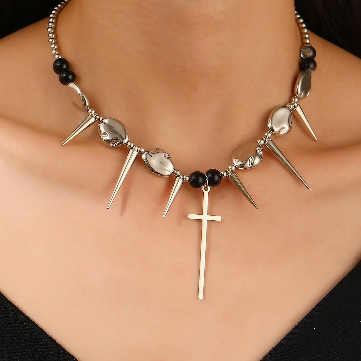 CJIAYUJEW Spike Chokers for Women Choker Goth Necklaces Chain Choker Collar Punk Streetwear Handmade Adjustable Vintage Rivet Jewelry