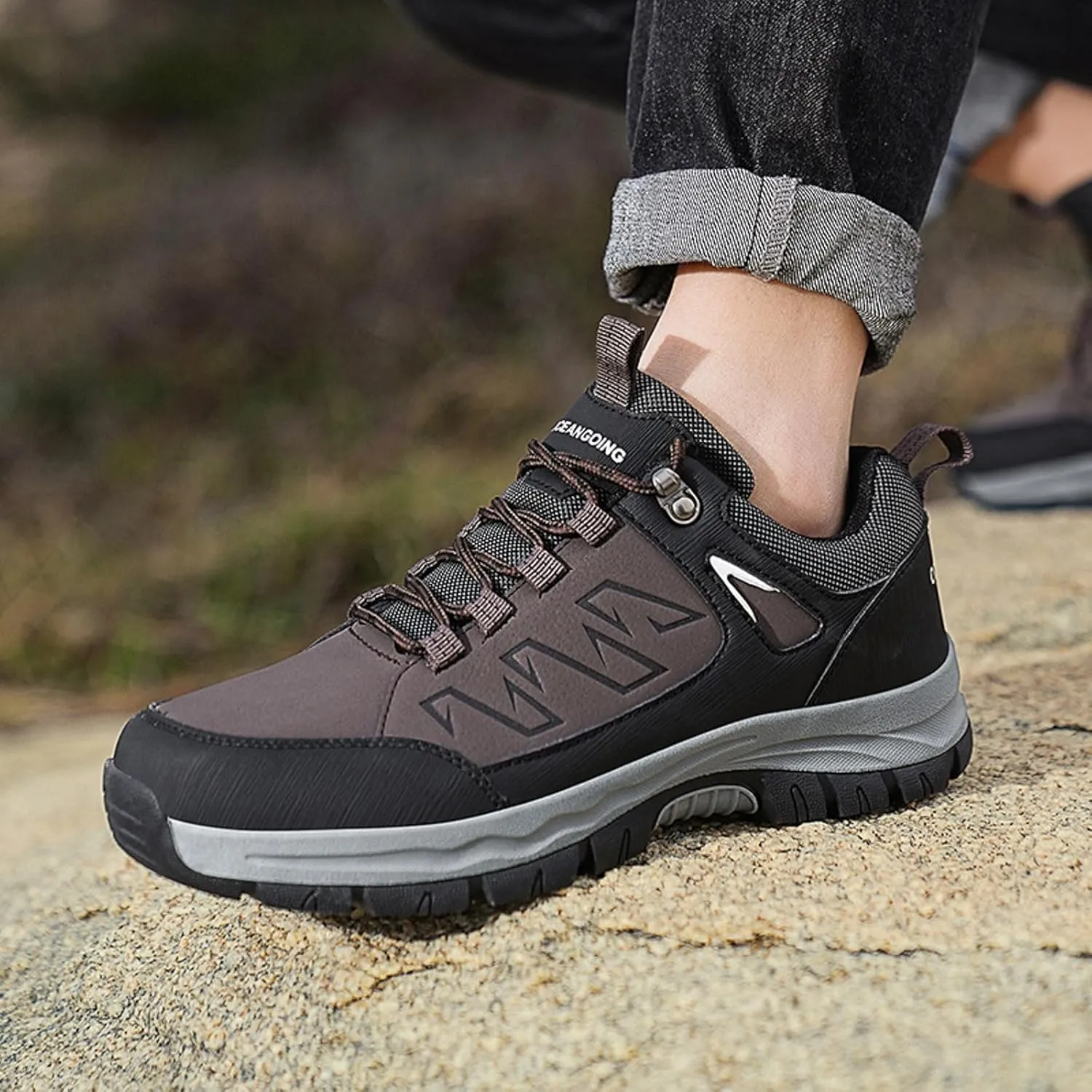 Men's Hiking Shoes Non-Slip Comfortable Walking Shoes Breathable Trial Trekking Sneakers Lightweight Work Shoes