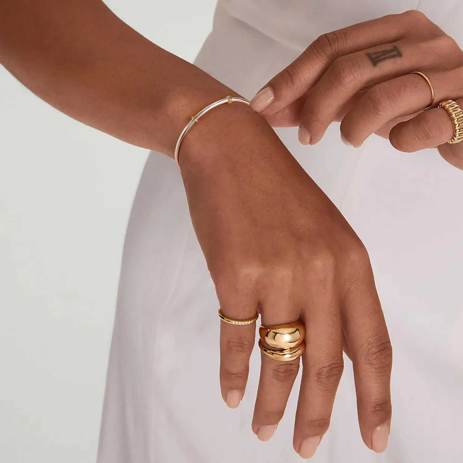 NOKMIT Two-Tone Stackable Bangle for Women High Polished Thin Interlocking Stainless Steel Bracelets Classic Plain Non-Tarnish Gold&Silver Mixed Metal 1PC/3PCS