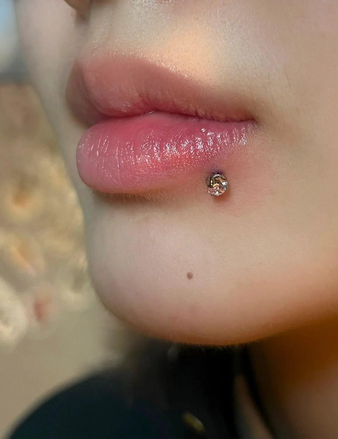 Ocptiy 20G 18G 16G Titanium Flat Back Nose Rings Studs Hypoallergenic Lip Labret Monroe Medusa Internally threaded Tragus Cartilage Helix Earrings Studs Piercing Jewelry for Women Men 6mm 8mm 10mm