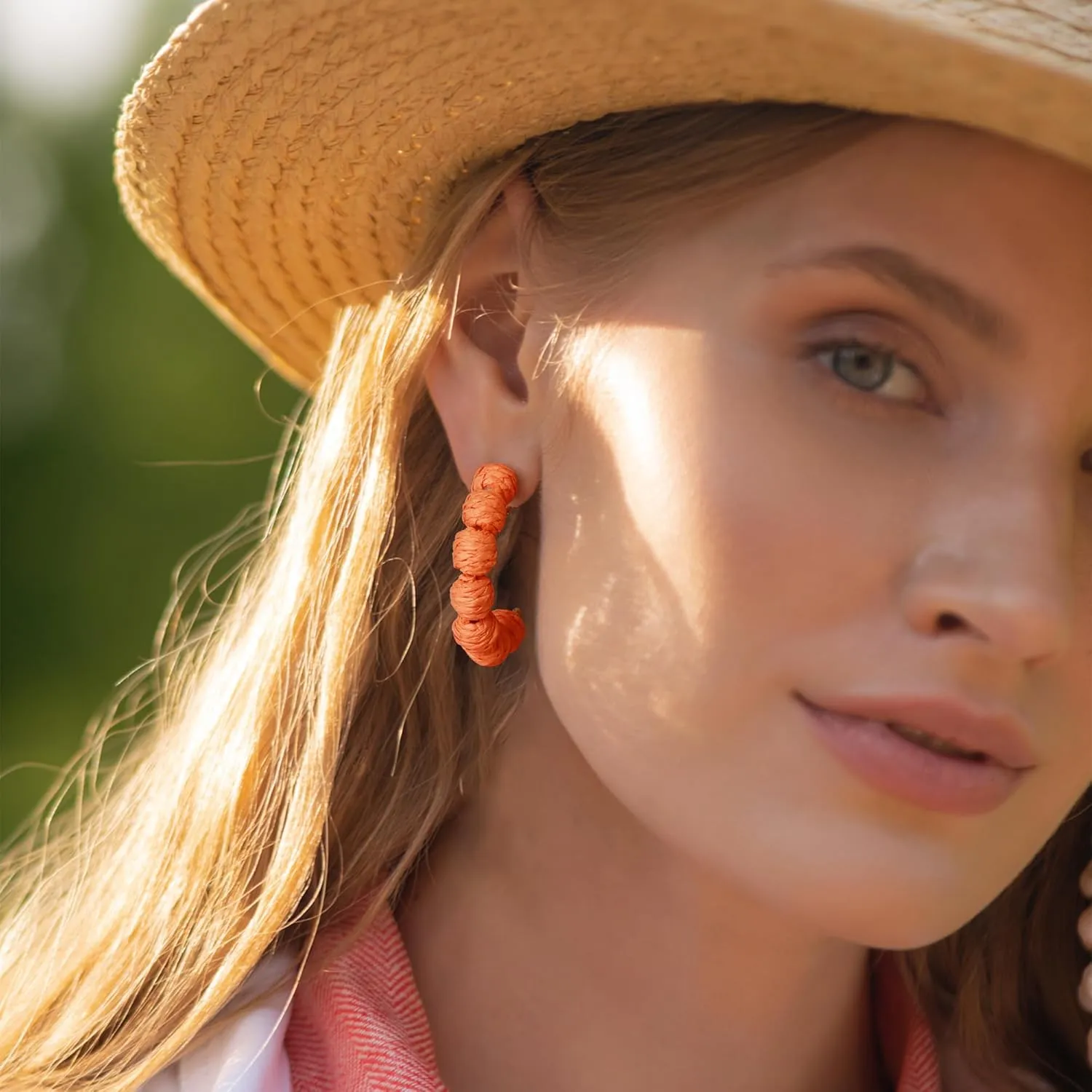 Raffia Hoop Cilp on Earrings for Women Boho Colorful Rainbow Beaded Cilp on Earrings Bohemian Statement Rattan Cilp on Earrings Jewelry for Summer