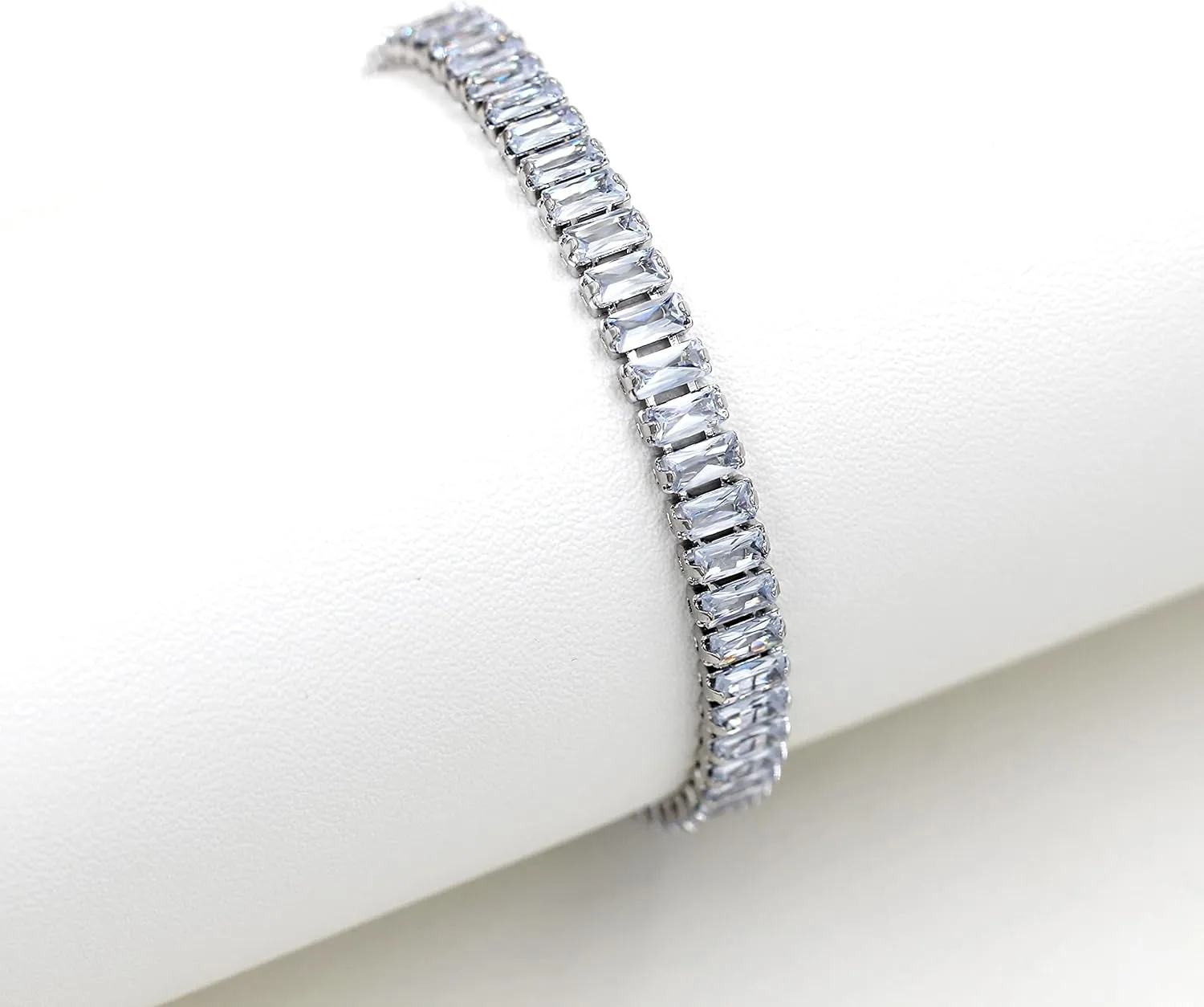 Uloveido Classic Emerald Cut Rectangular Cubic Zirconia Eternity Tennis Bracelet Adjustable for Women Y1788